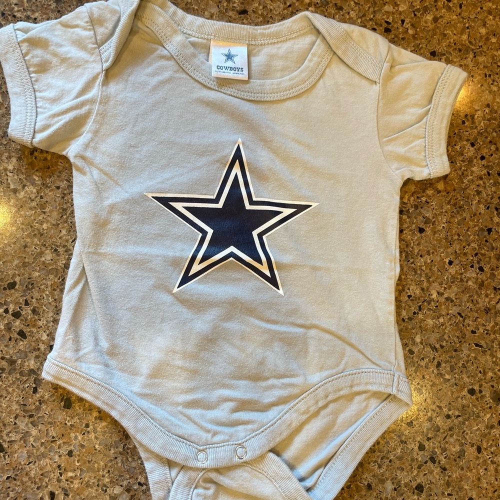 Cowboys Star Baby Bodysuit - Gray